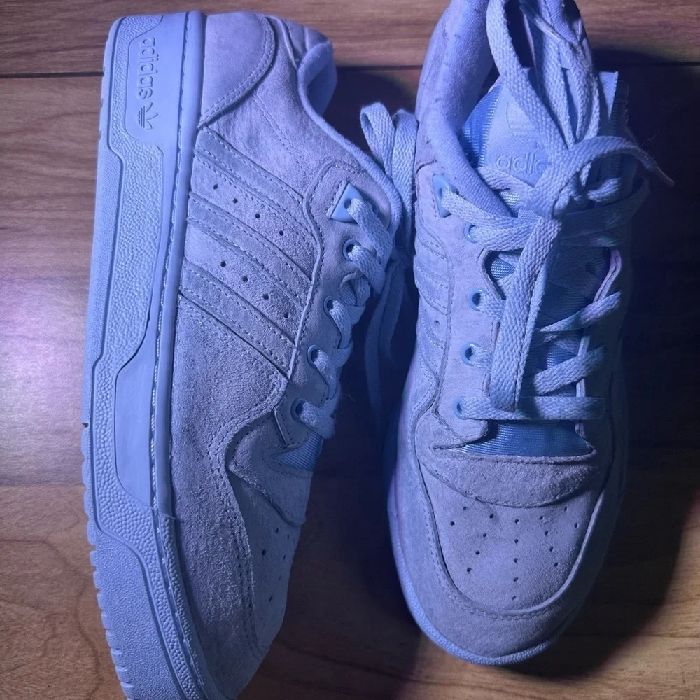 adidas chic comfy